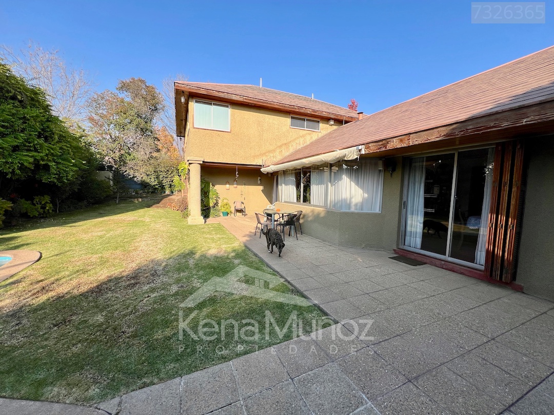 CASA CON AMPLIO JARDÍN CERCANA COLEGIOS CORDILLERA, SAN FCO DE ASIS, CUMBRES.