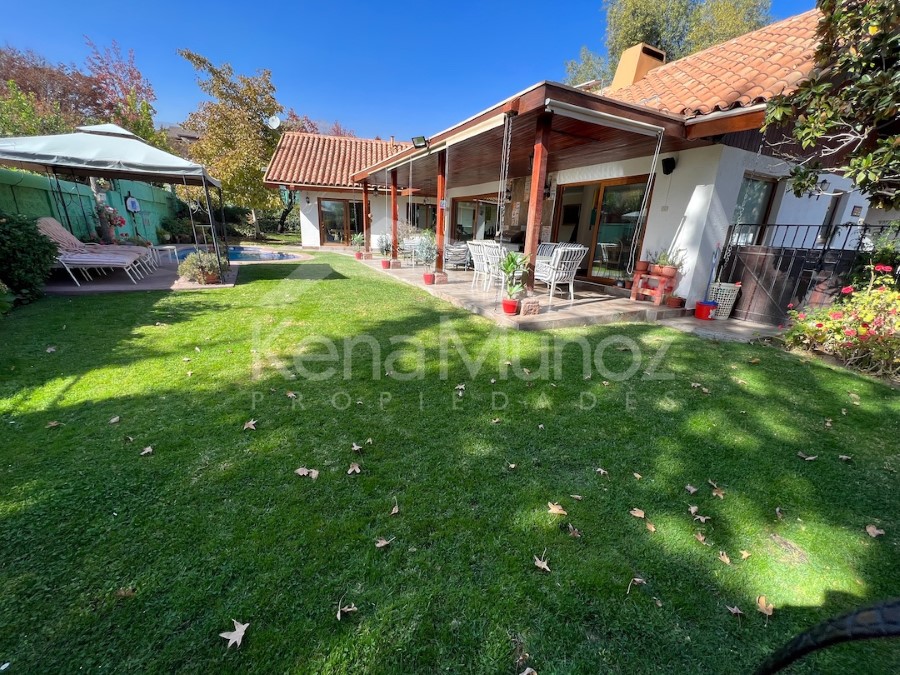CASA DE UN PISO, IMPECABLE Y MUY LUMINOSA