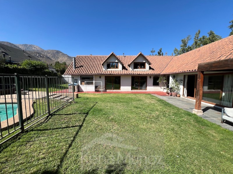 Excelente Casa en La Foresta, Gran Jardin