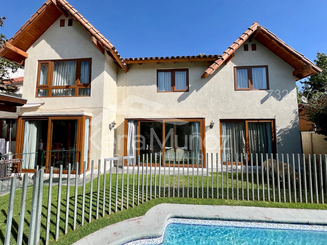 EXCELENTE Y AMPLIA CASA EN CONDOMINIO, VENTA EN EXCLUSIVA