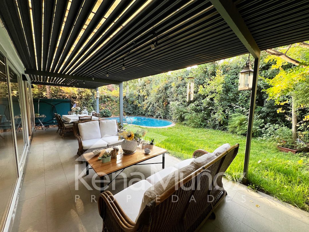 Casa En San Carlos Con 5 Dormitorios Y Piscina