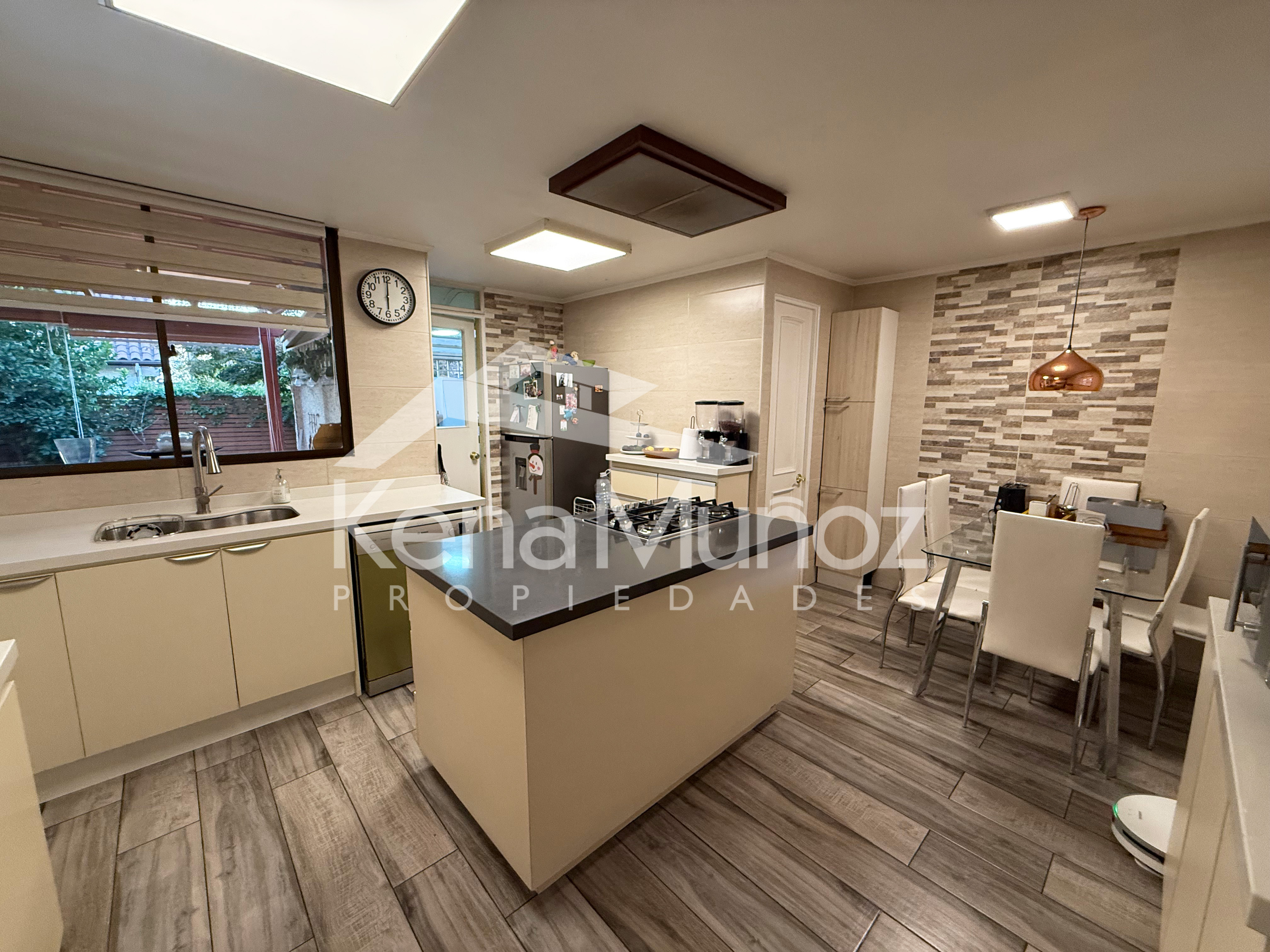 CASA IMPECABLE, COCINA REMODELADA CERCANA COLEGIOS CUMBRES, SAN NICOLAS, SAN FRANCISCO DE ASIS, UDD